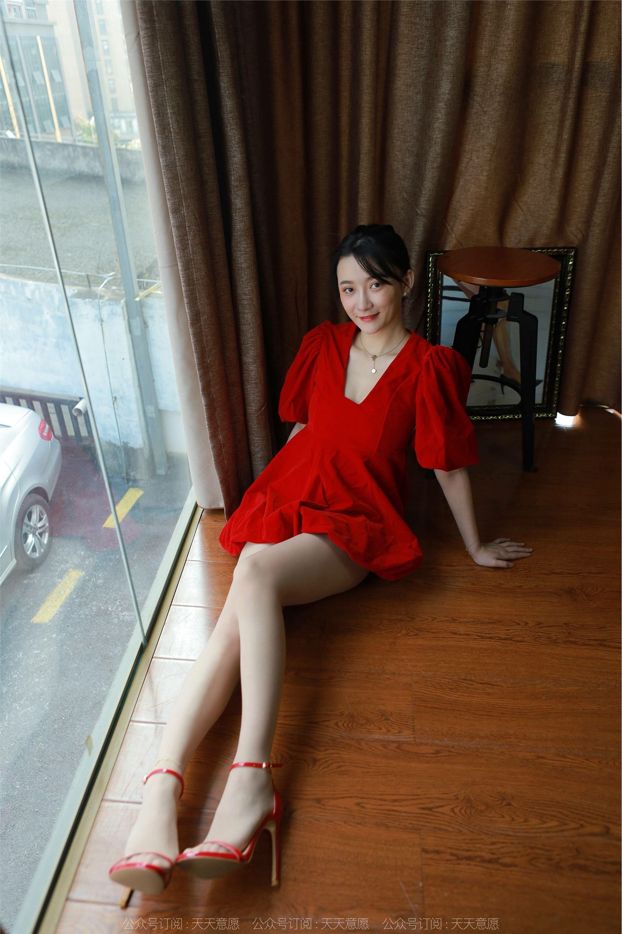 IESS异思趣向  2022.02.10 丝享家1001：秋秋《跨年夜性感红裙》